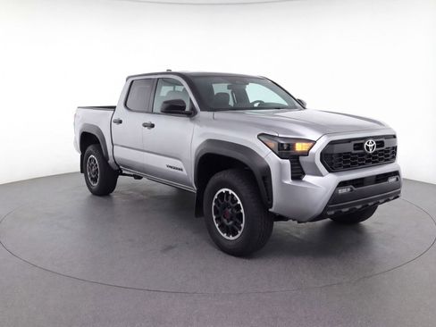 Used 2025 Toyota Tacoma TRD Off-Road AWD/4WD image 1