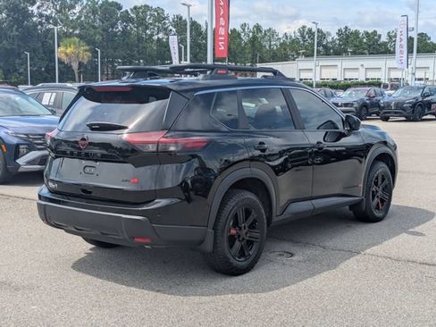 Used 2025 Nissan Rogue SV AWD/4WD image 3