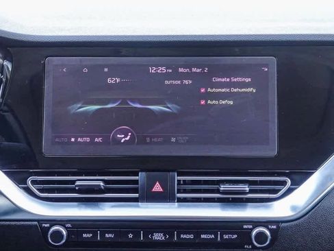 Certified 2022 Kia Niro EX Premium image 13