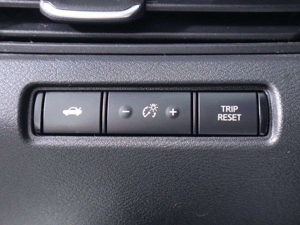 Used 2019 Nissan Altima 2.5 SR FWD image 10