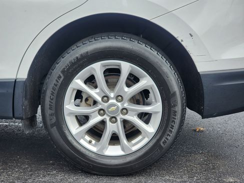 Used 2021 Chevrolet Equinox LS w/ LS Convenience Package image 10