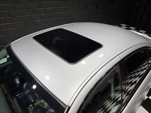 Used 2005 Jaguar S-TYPE R RWD image 18