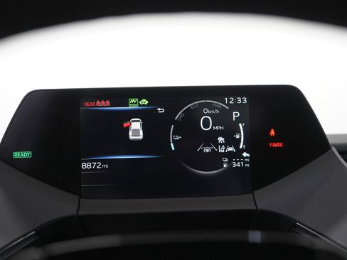 Used 2025 Toyota Prius Plug-In Hybrid image 21