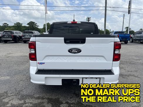 Used 2025 Ford Maverick Lobo AWD/4WD image 3