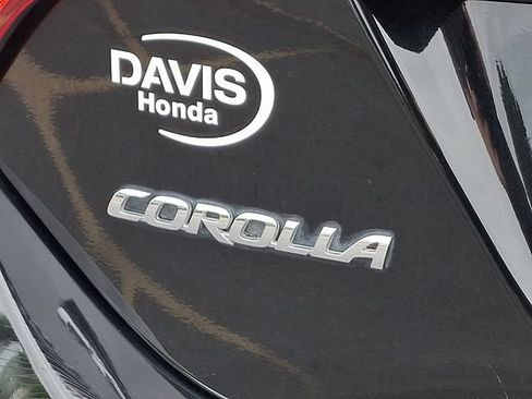 Used 2018 Toyota Corolla SE FWD image 30