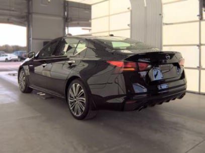 Used 2025 Nissan Altima 2.5 SL FWD image 8
