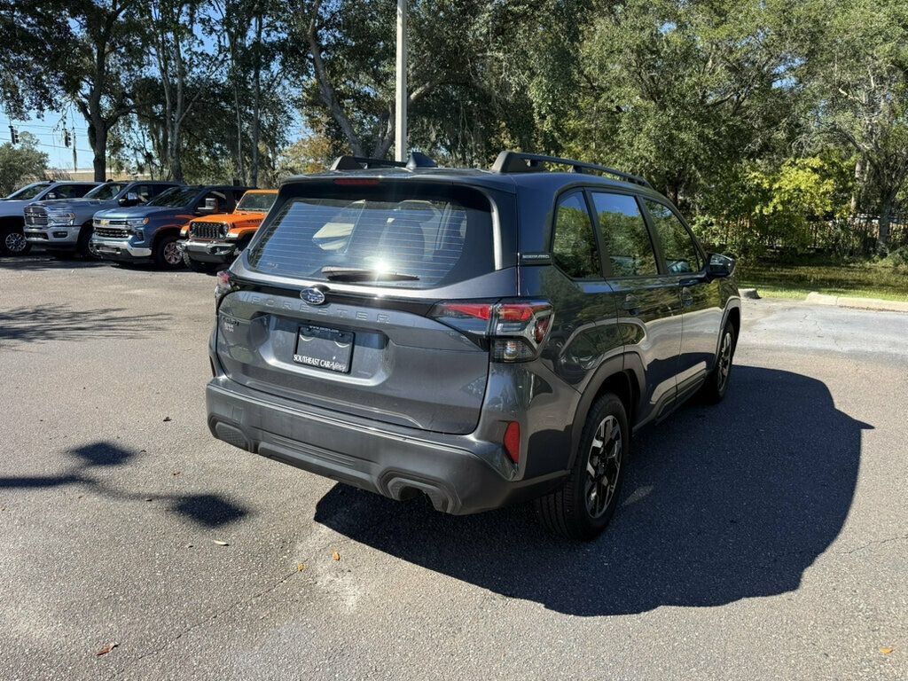 Used 2025 Subaru Forester AWD/4WD image 11