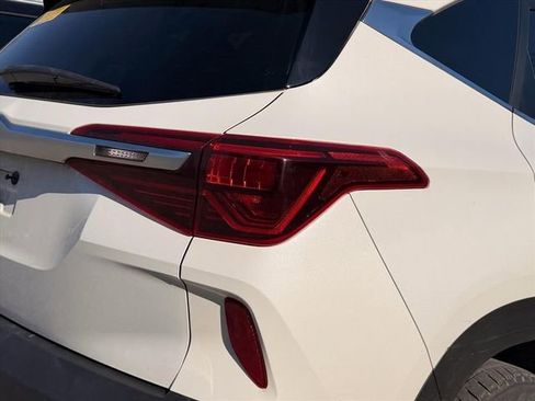 Used 2023 Kia Seltos S image 13