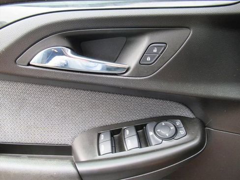 Used 2023 Chevrolet TrailBlazer LT FWD image 19