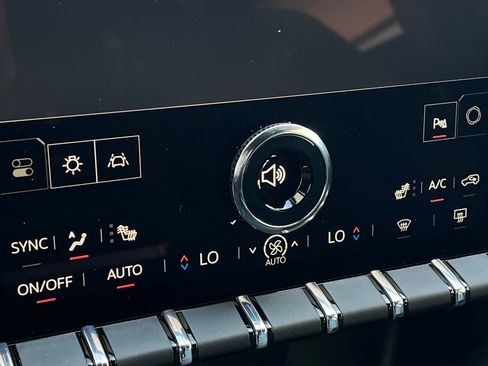 New 2026 GMC Terrain AT4 w/ Technology Package II AWD/4WD image 19