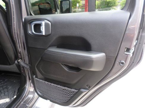 Used 2022 Jeep Wrangler Unlimited Sahara AWD/4WD image 37