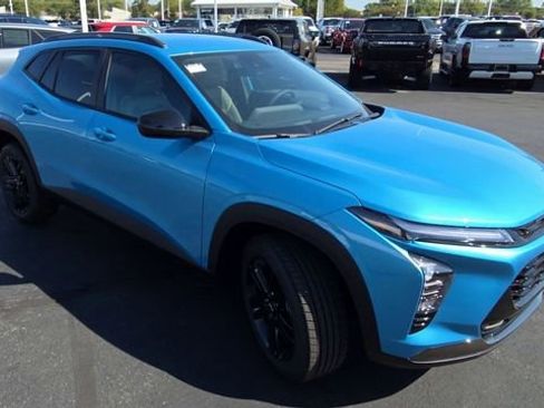 New 2026 Chevrolet Trax ACTIV w/ Driver Confidence Package image 2