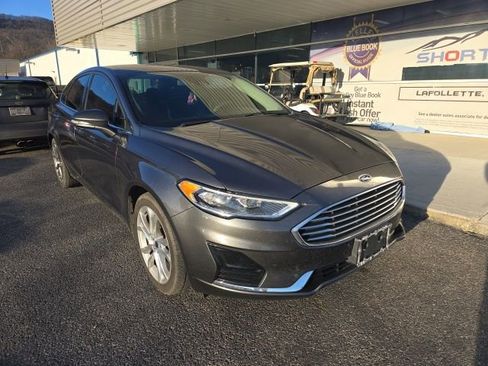 Used 2020 Ford Fusion SEL image 3