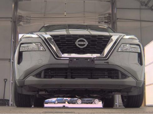 Used 2023 Nissan Rogue SV w/ SV Premium B Package AWD/4WD image 3