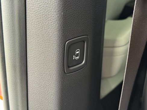 Used 2023 Kia Carnival SX Prestige FWD image 23