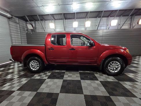 Used 2019 Nissan Frontier SV image 9