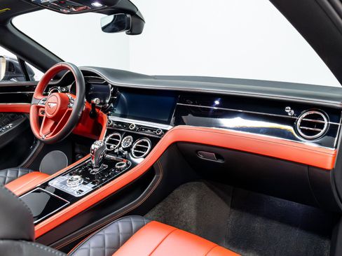 Used 2020 Bentley Continental GT image 27