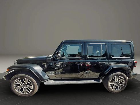 Used 2024 Jeep Wrangler High Altitude AWD/4WD image 2