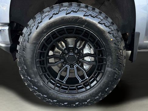 Used 2021 Chevrolet Silverado 1500 LT AWD/4WD image 18