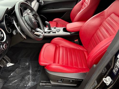Used 2023 Alfa Romeo Stelvio Veloce image 31