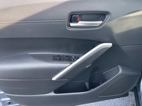 Used 2025 Toyota Corolla Cross XLE w/ Convenience Package FWD image 20