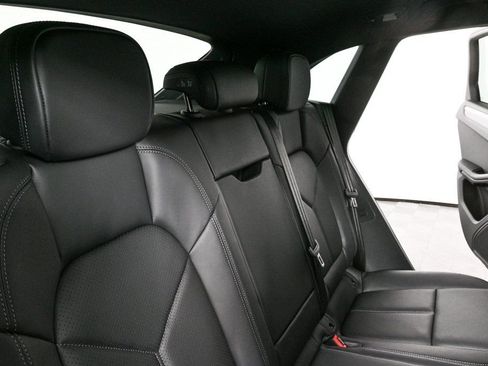 Certified 2026 Porsche Macan image 23