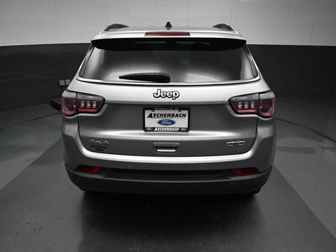 Used 2018 Jeep Compass Latitude w/ Popular Equipment Group AWD/4WD image 14