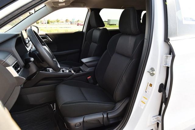 Used 2022 Mitsubishi Outlander ES FWD image 19
