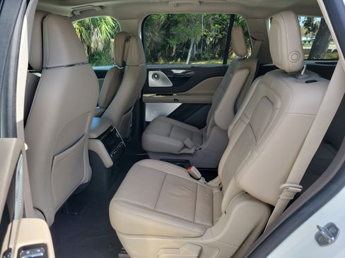 Used 2020 Lincoln Aviator Reserve w/ Equipment Group 201A image 16