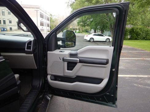 Used 2015 Ford F150 XLT w/ Equipment Group 302A Luxury AWD/4WD image 19
