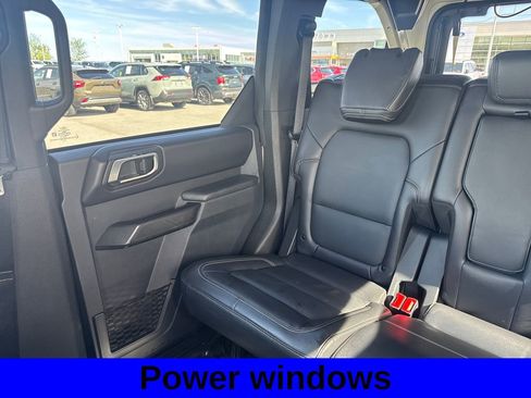 Used 2025 Ford Bronco Badlands AWD/4WD image 13