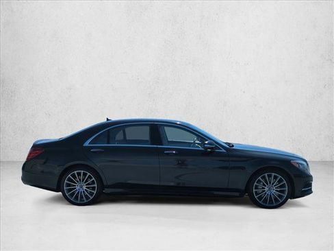 Used 2017 Mercedes-Benz S 550 Sedan image 4