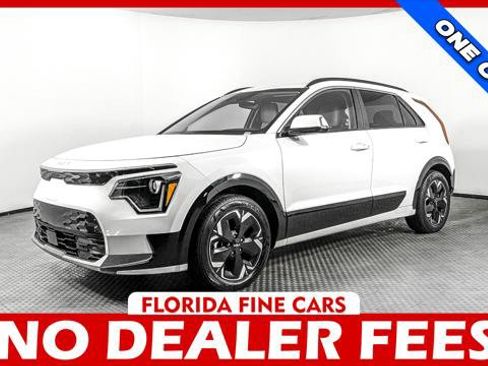 Used 2023 Kia Niro Wind w/ Wind Preserve Package FWD image 1