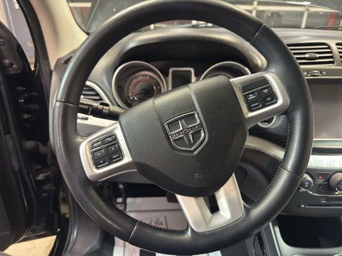 Used 2015 Dodge Journey R/T w/ Flexible Seating Group image 16