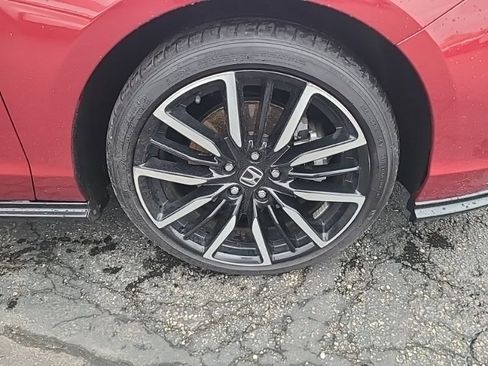 Used 2023 Honda Accord Touring image 7