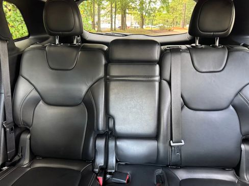 Used 2017 Jeep Cherokee Limited image 18