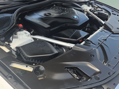 Used 2020 BMW 530i w/ Convenience Package RWD image 18
