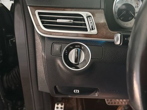 Used 2015 Mercedes-Benz E 350 4MATIC Wagon image 10