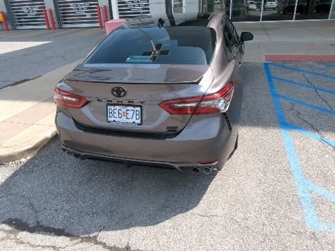 Used 2022 Toyota Camry XSE image 3