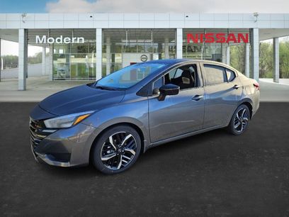 New 2025 Nissan Versa SR w/ Trunk Package