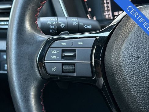 Certified 2025 Honda Pilot Black Edition image 30