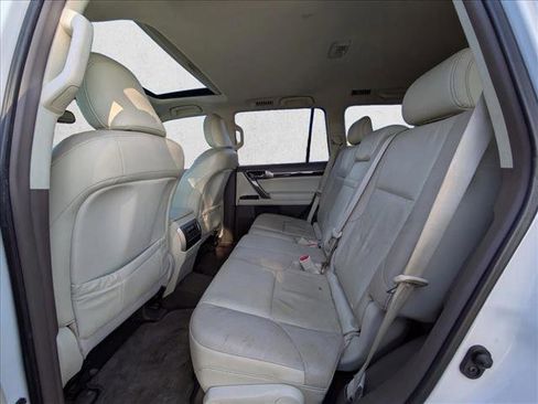 Used 2018 Lexus GX 460 Premium w/ Premium Package image 18