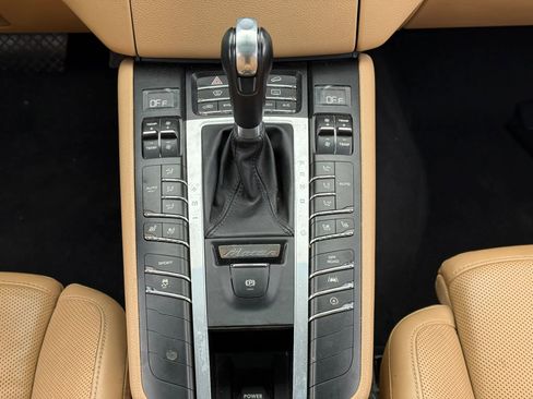 Used 2017 Porsche Macan S image 22