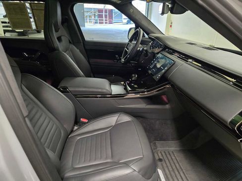 Used 2025 Land Rover Range Rover Sport SV Edition Two image 12