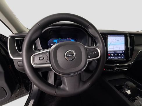 Certified 2025 Volvo XC60 B5 Core AWD/4WD image 12