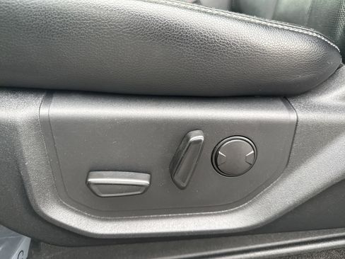 Used 2019 Ford F150 Lariat w/ Equipment Group 502A Luxury image 13