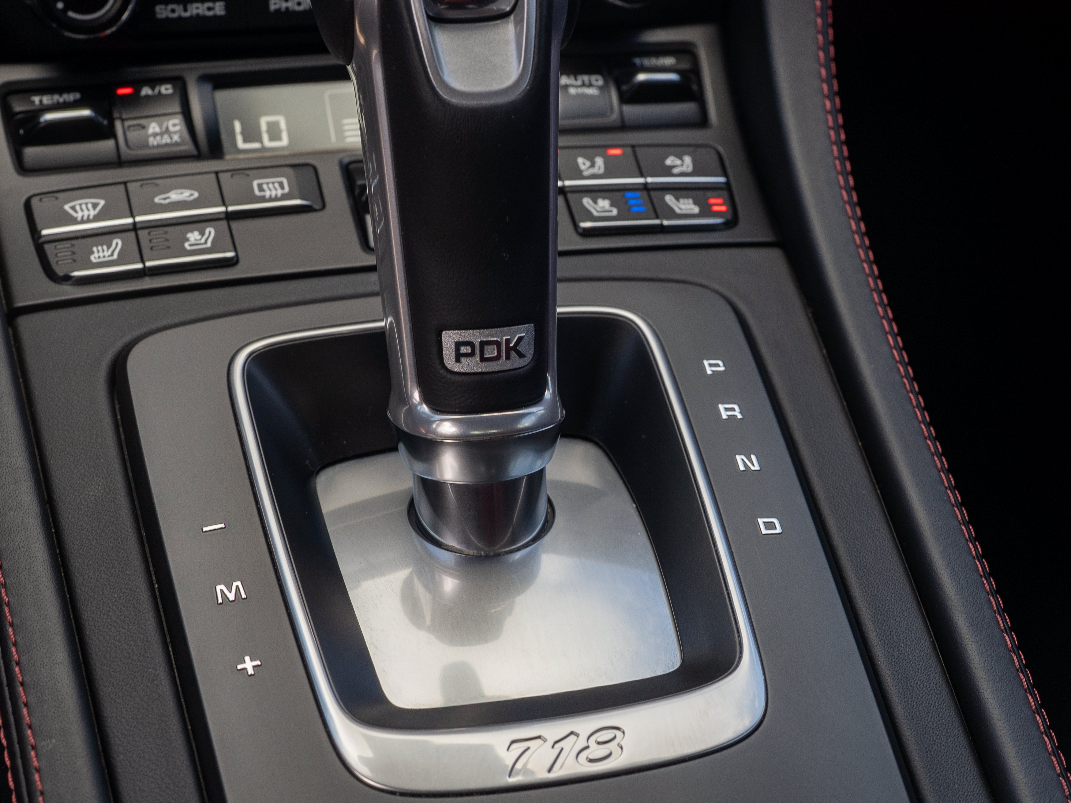 Used 2025 Porsche 718 Cayman RWD image 31
