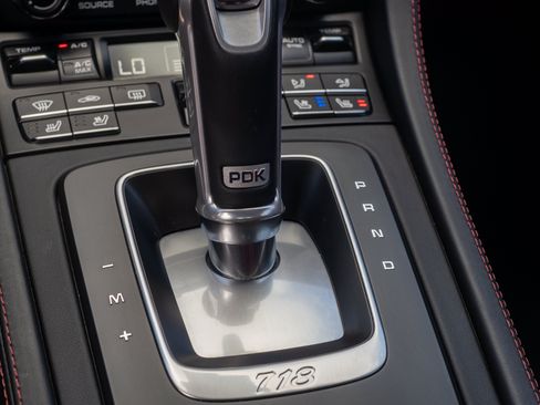 Used 2025 Porsche 718 Cayman RWD image 31