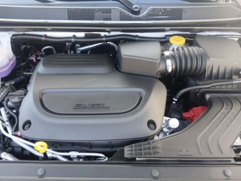 New 2026 Chrysler Pacifica Select image 11