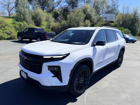 New 2026 Chevrolet Traverse LT w/ Midnight/Sport Edition image 1